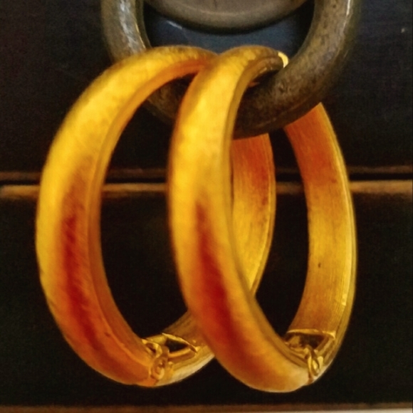 Vintage Jewelry - Trifari Rare Vintage Spring Clip On Earrings